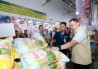 Gerakan-Pangan-Murah,-Polda-Jatim-Gandeng-Bulog-Salurkan-2-Ton-Beras-Rp-11-ribu