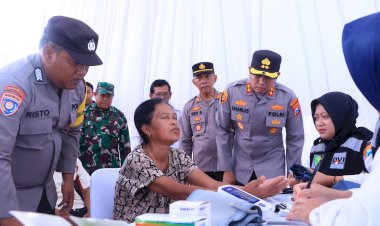Polres-Ngawi-Gelar-Bakti-Kesehatan-Gratis-Warga-Padas-:-Terima-kasih-Pak-Polisi