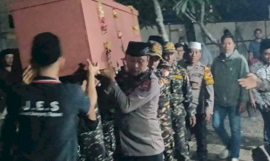 Kapolsek-Buduran-Hadir-di-Pemakaman-Santri-Al-Khoziny-Asal-Desa-Damarsi