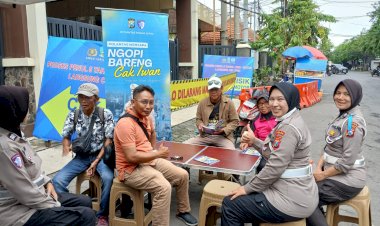 Ditlantas-Polda-Jatim-Ngopi-Bareng-Warga-Sosialisasi-Tertib-Lalin-di-Operasi-Zebra-Semeru