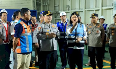 Polri-dan-PT-Pelni-Saling-Apresiasi-dalam-Misi-Kemanusiaan-Penanganan-Bencana-di-Aceh-Sumut-dan-Sumbar