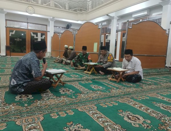 Bhabinkamtibmas Desa Wedi Tadarus Bersama Warga, Perkuat Silaturahmi dan Kamtibmas