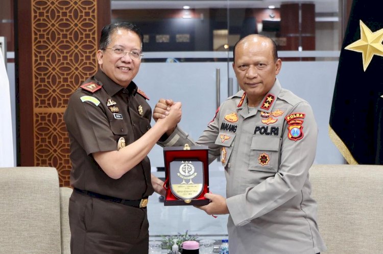 Kapolda Jatim Terima Kunjungan Kajati Perkuat Sinergitas Antar Lembaga Penegak Hukum
