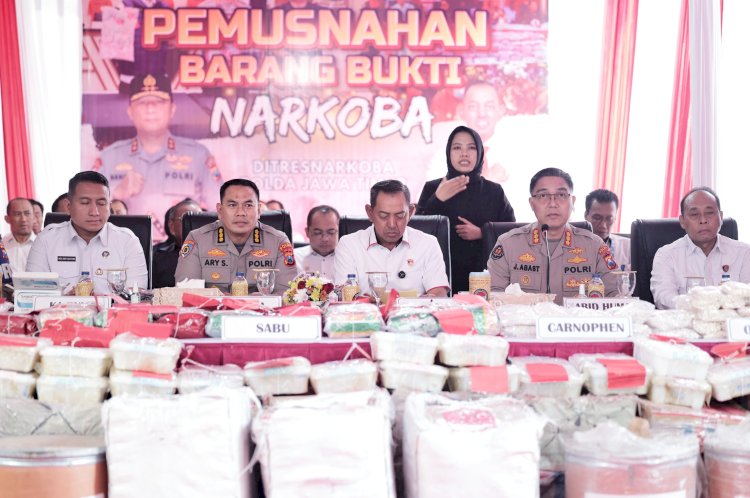Polda Jatim Tegaskan Perang Terhadap Narkoba: 5,7 Juta Butir Narkotika Dimusnahkan, 3.022 Kasus Diungkap