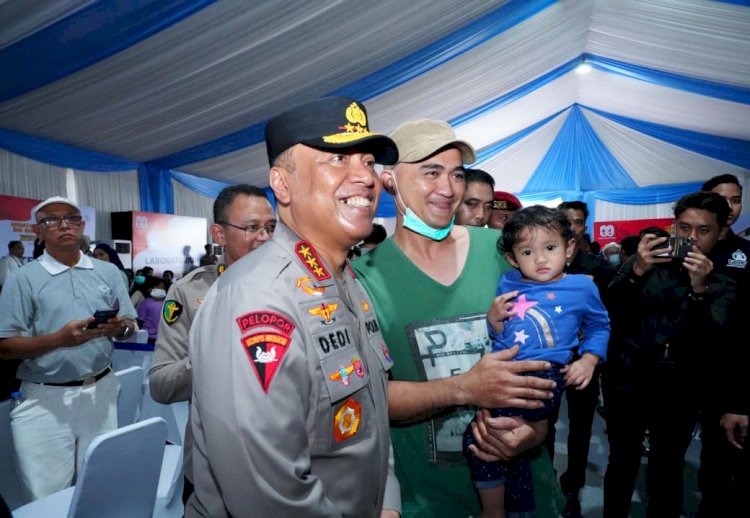 Wakapolri Sapa Warga Gunung Sindur dalam Bakti Sosial Sekolah Kemala Taruna Bhayangkara